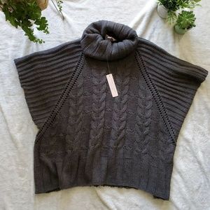 ROMEO & JULIET Short Sleeve Cowl Neck Sweater